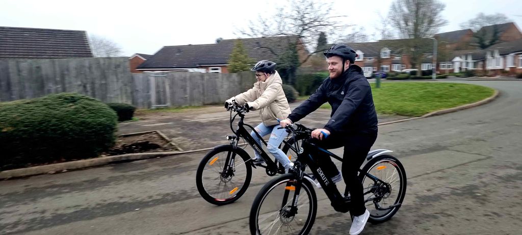 Håll dig i form med elcykel