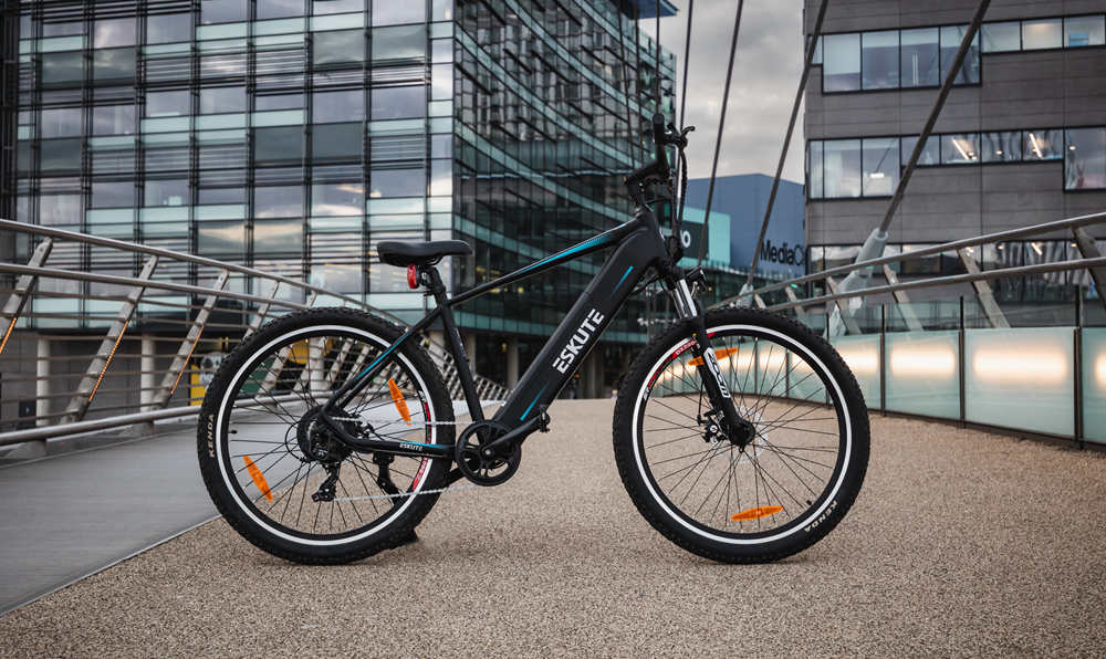 En elcykel, redo för förvaring