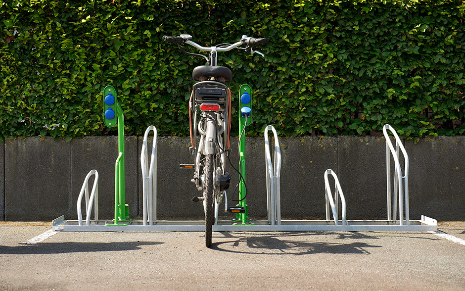 Cykelställ med uttag