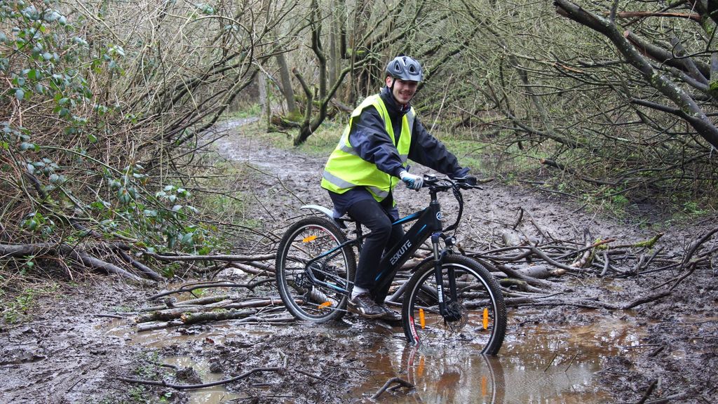 Trekking e-cykel 27,5 tum utomhus