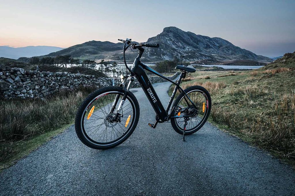 El-mountainbike 27,5 tum bakmotor