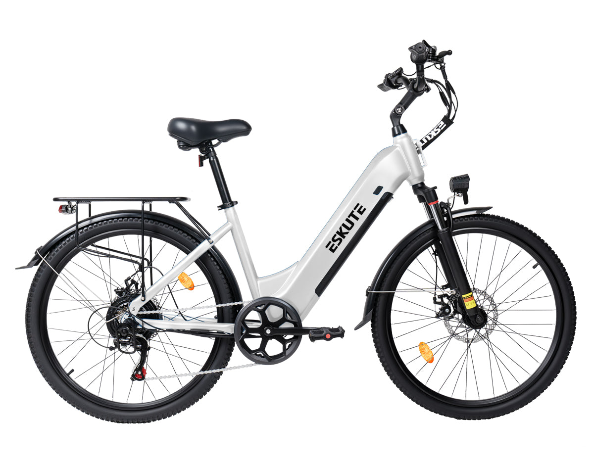 Eskute C202 Weiß City-E-Bike, Frontansicht für den täglichen Stadtverkehr.